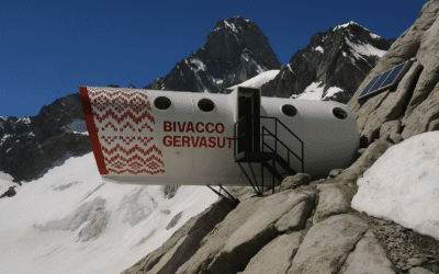 Bivacco Gervasutti: A Capsule at the Edge of a Cliff in the High Alps